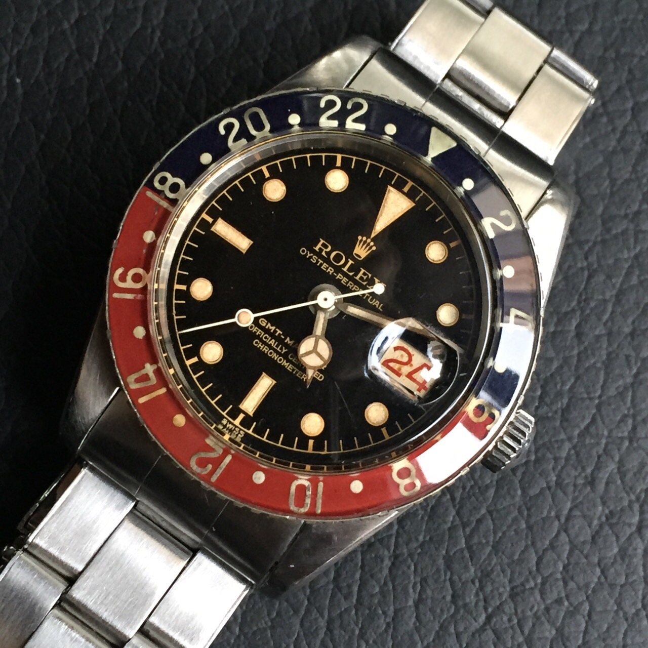 6542 GMT Bakelite Big Luminous